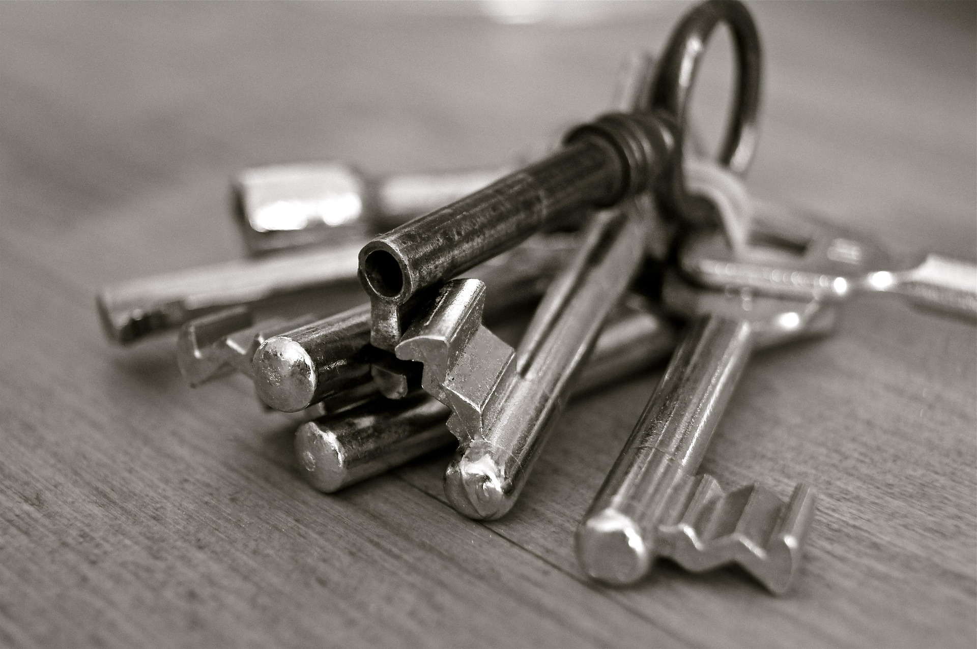 Image credit: [**pixabay**](https://pixabay.com/photos/keys-metal-old-black-and-white-96233/)